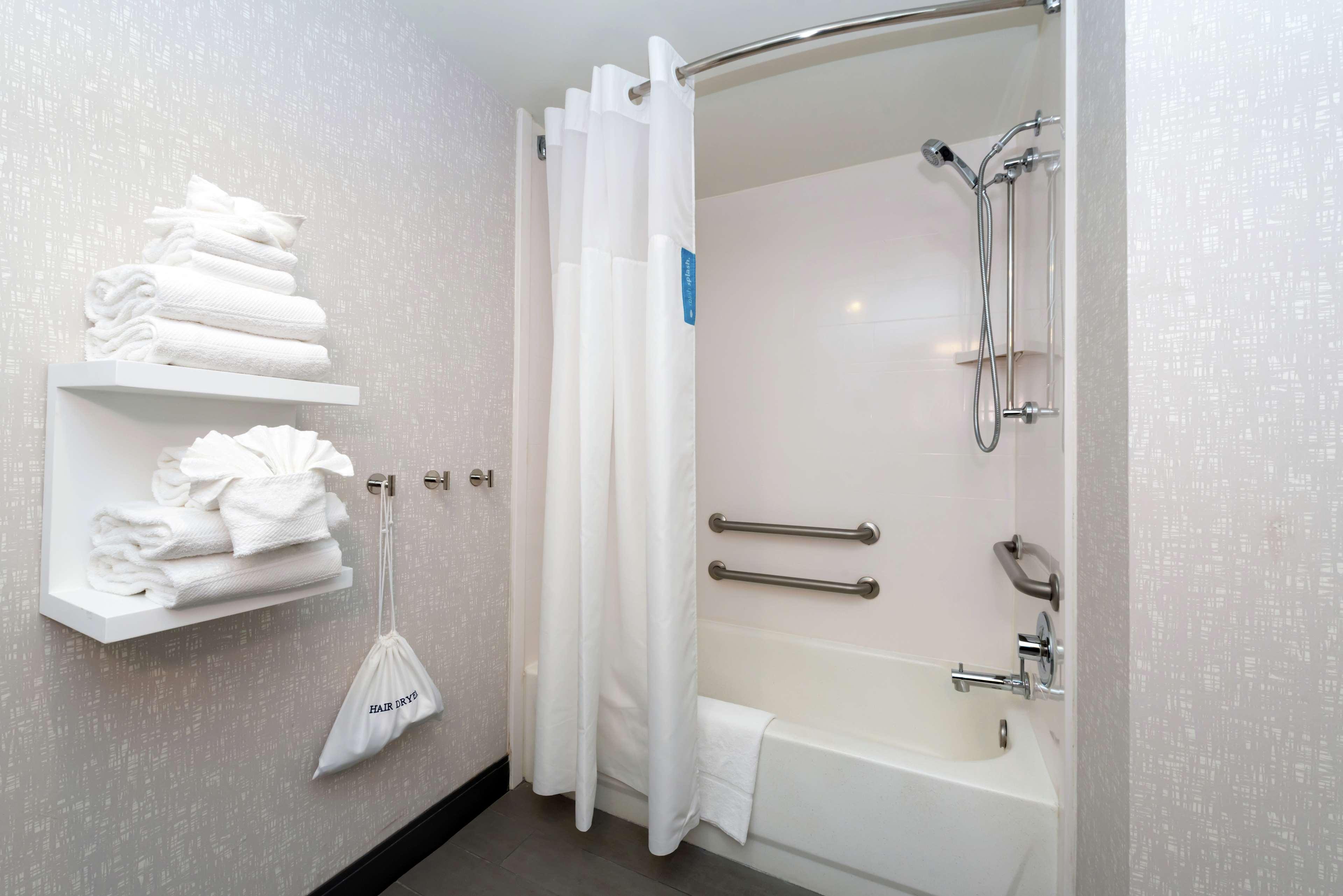 Hampton Inn Greensboro Airport Eksteriør bilde