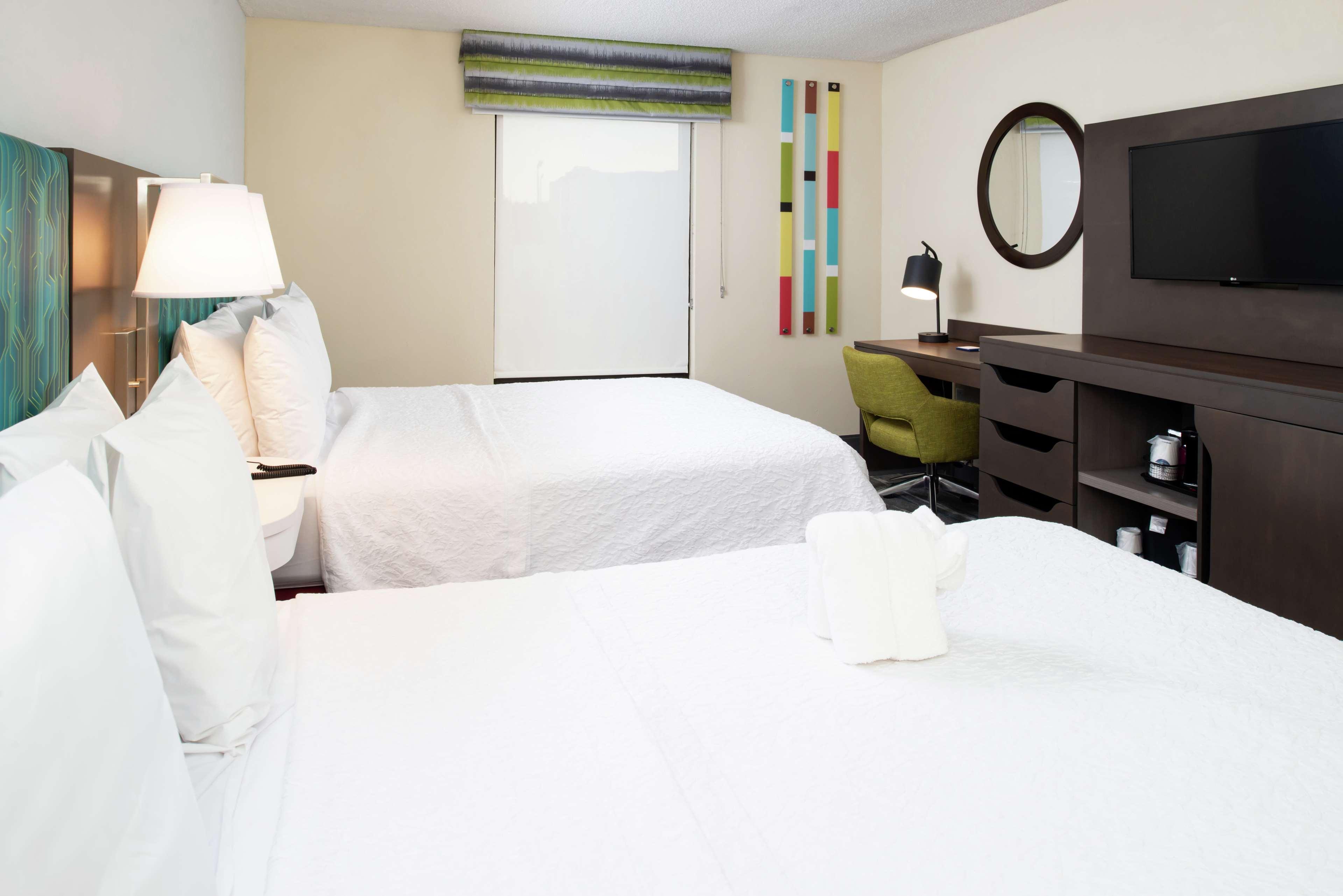 Hampton Inn Greensboro Airport Eksteriør bilde