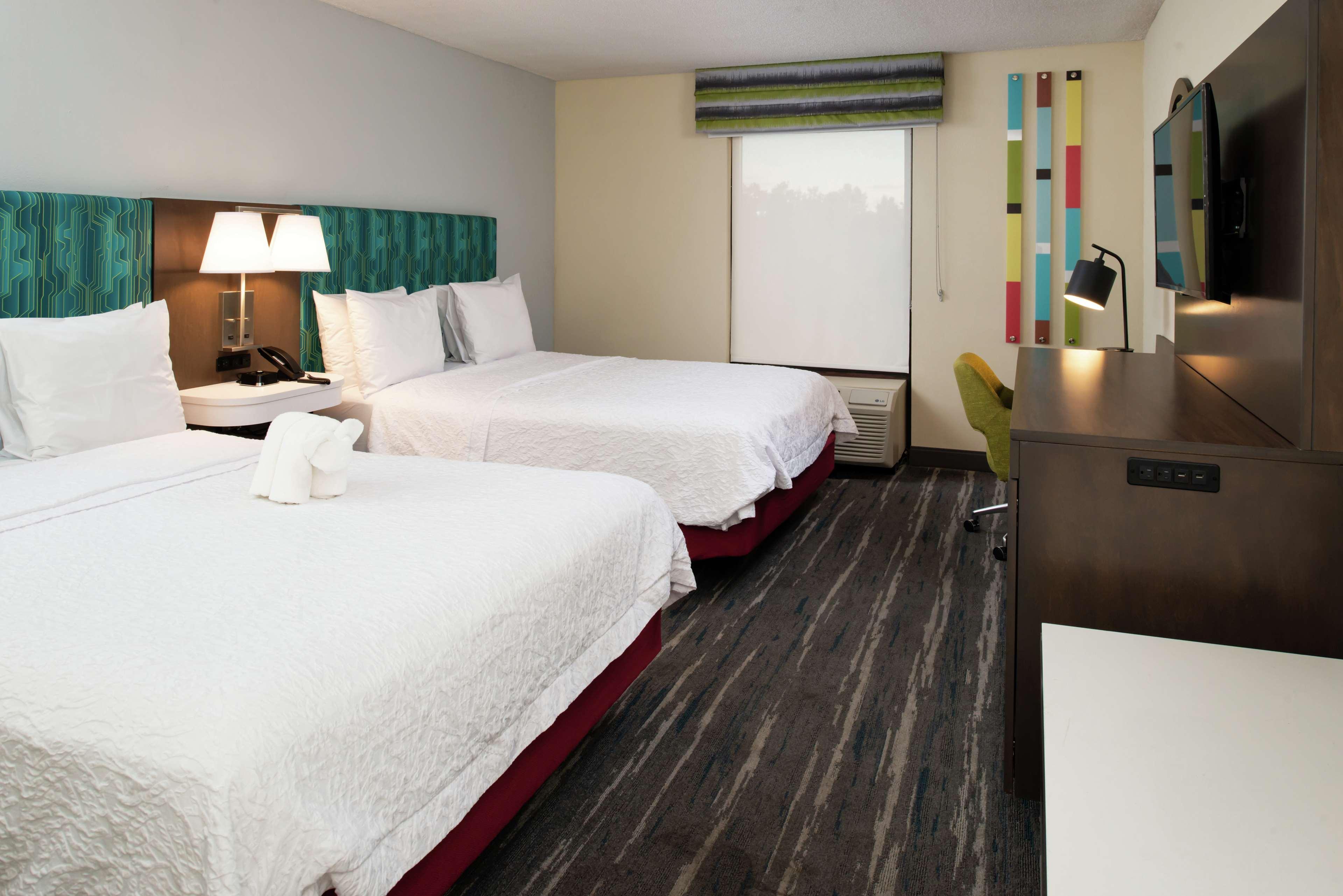 Hampton Inn Greensboro Airport Eksteriør bilde