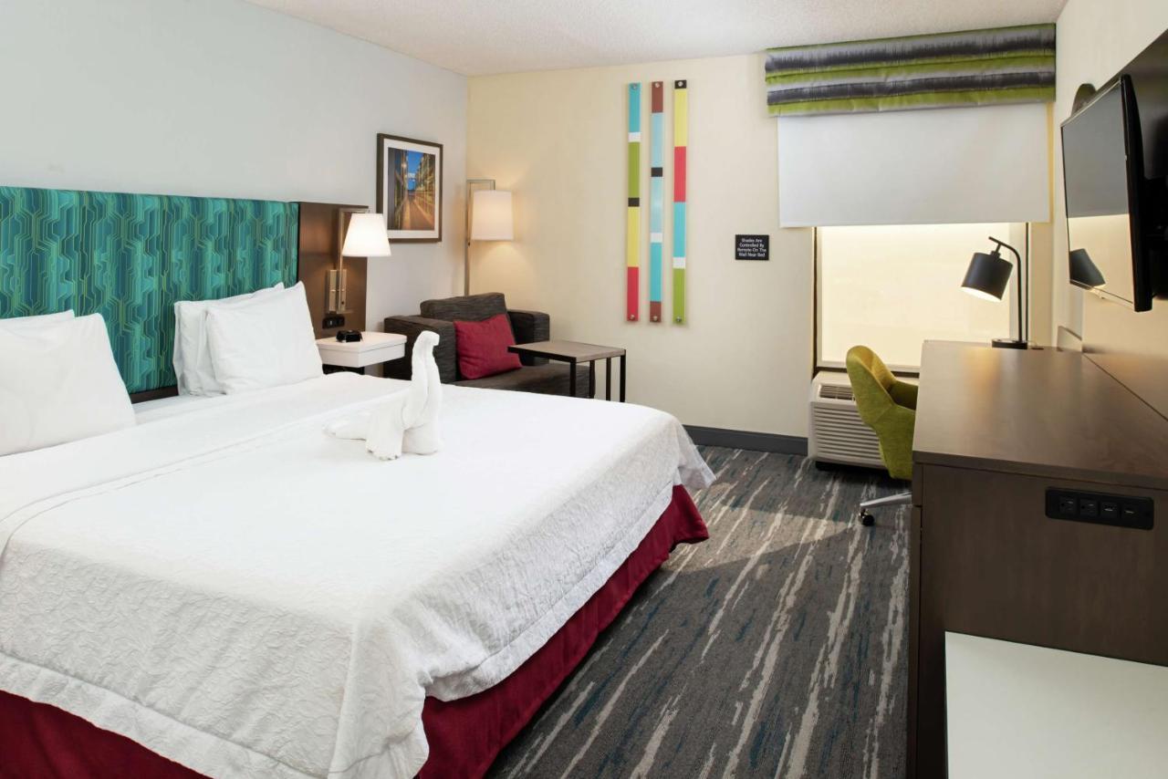 Hampton Inn Greensboro Airport Eksteriør bilde