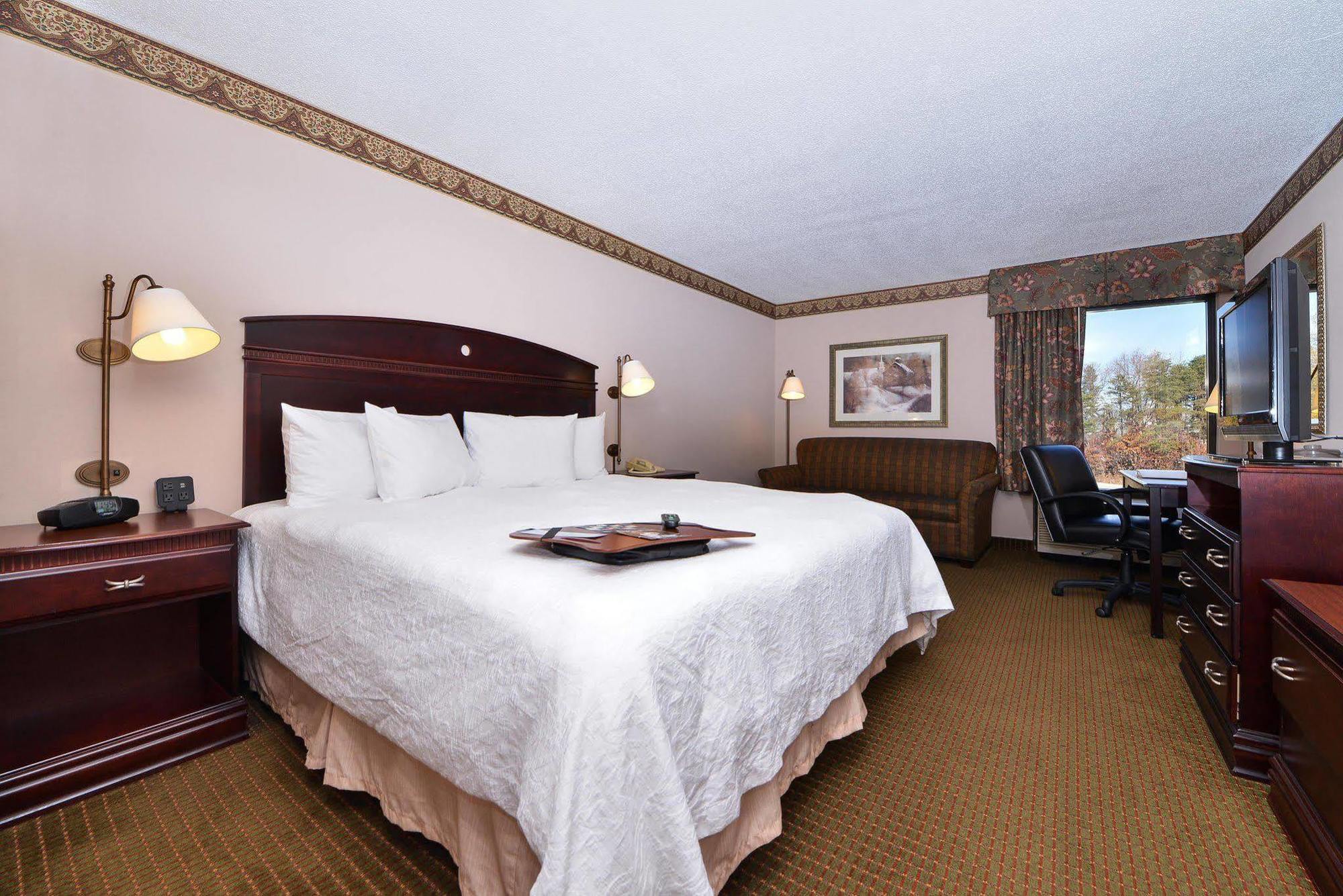 Hampton Inn Greensboro Airport Eksteriør bilde